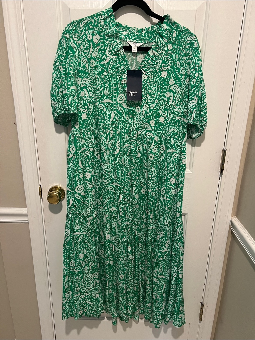 crown & ivy Green Paisley Print Midi Dress